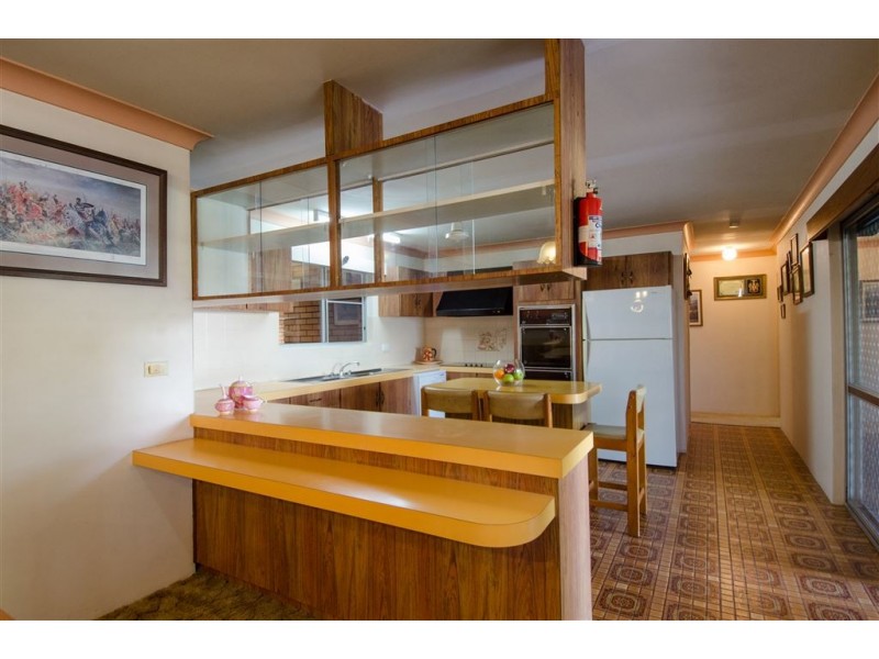 15 Holts Road, Beaconsfield QLD 4740