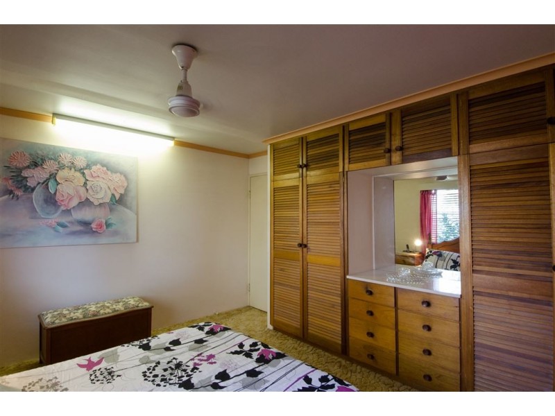 15 Holts Road, Beaconsfield QLD 4740