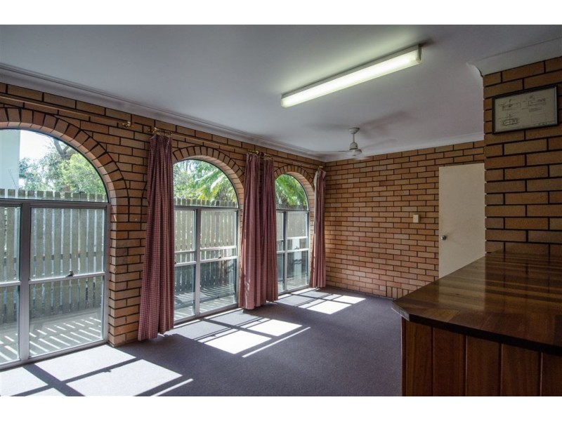 15 Holts Road, Beaconsfield QLD 4740