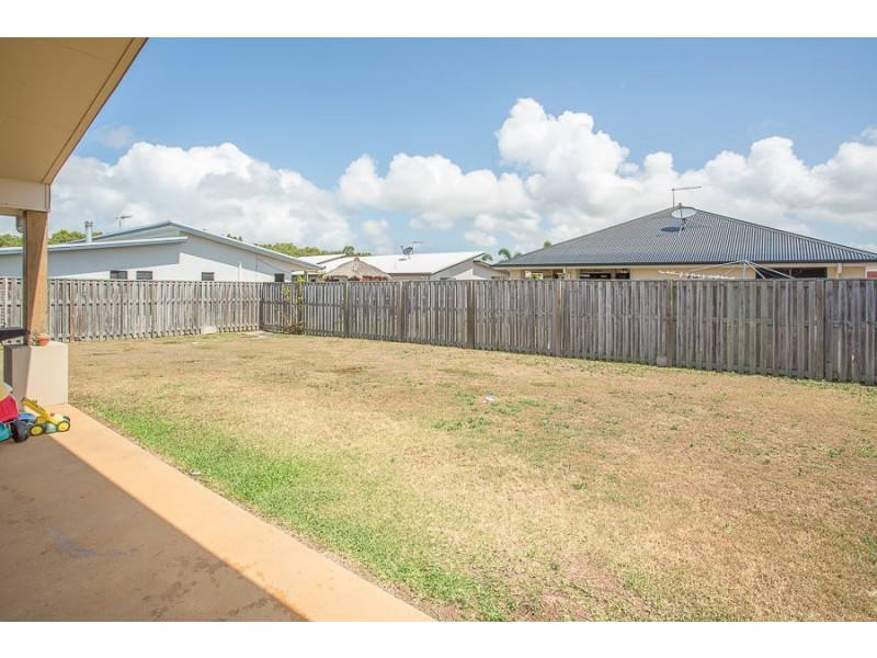 12 Narrabeen Street, Blacks Beach QLD 4740
