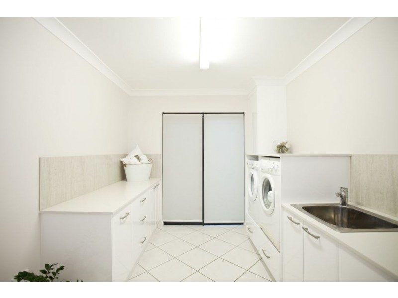 7 Rainbow Crescent, Blacks Beach QLD 4740