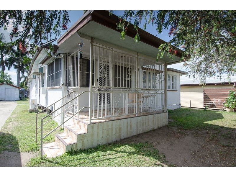 9 Dunn Street, West Mackay QLD 4740