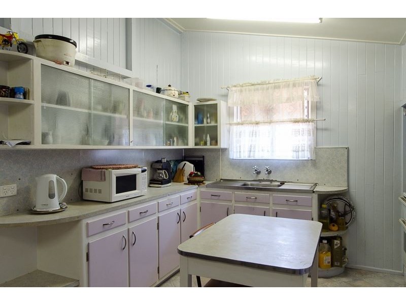 9 Dunn Street, West Mackay QLD 4740