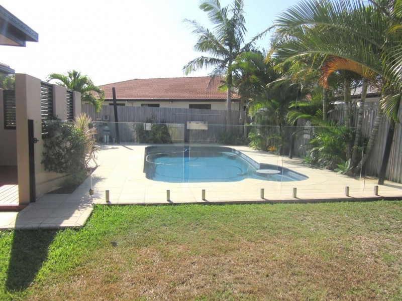 3 Dominique Drive, Glenella QLD 4740