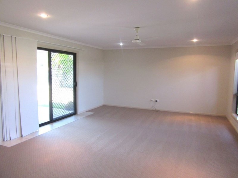 3 Dominique Drive, Glenella QLD 4740