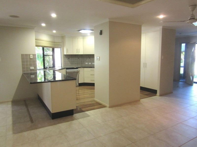 3 Dominique Drive, Glenella QLD 4740