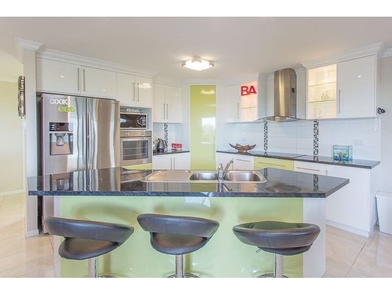 13 Palmview Court, Rural View QLD 4740