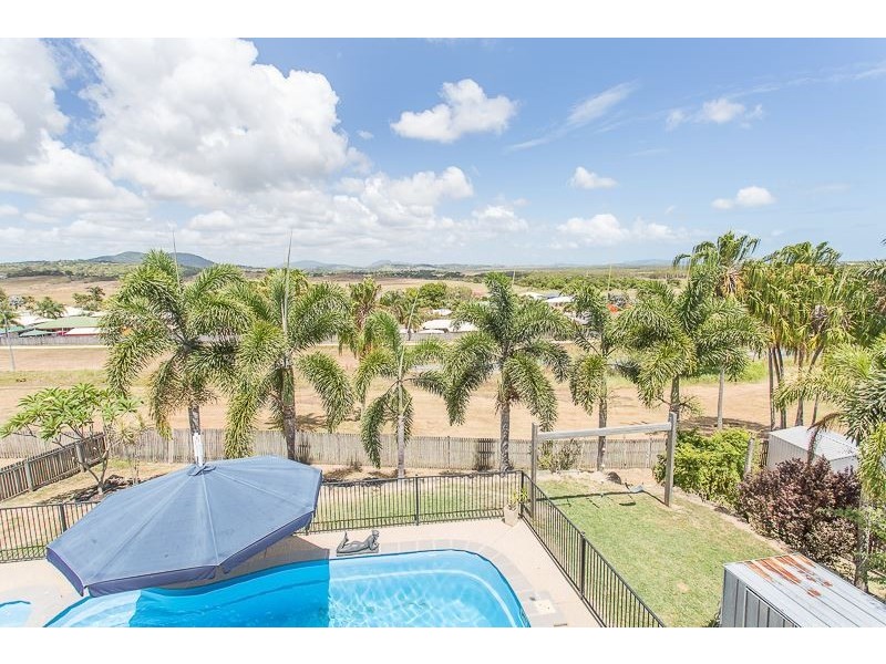 13 Palmview Court, Rural View QLD 4740