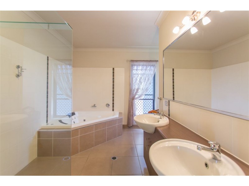 2 Garraway Street, West Mackay QLD 4740