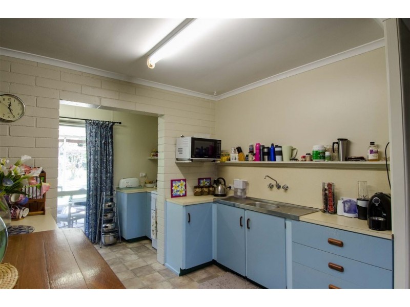 8 Pine Street, Andergrove QLD 4740