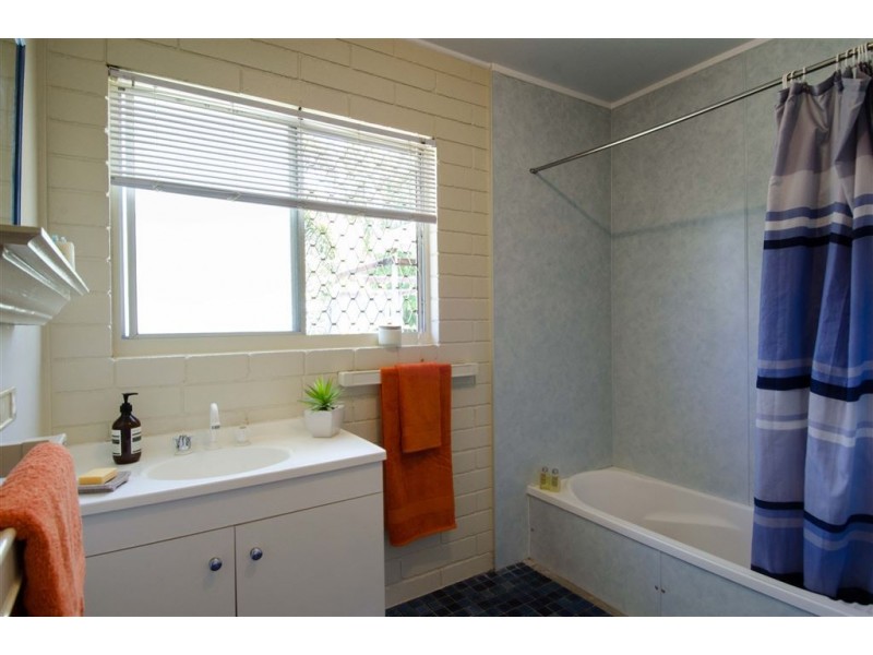 8 Pine Street, Andergrove QLD 4740