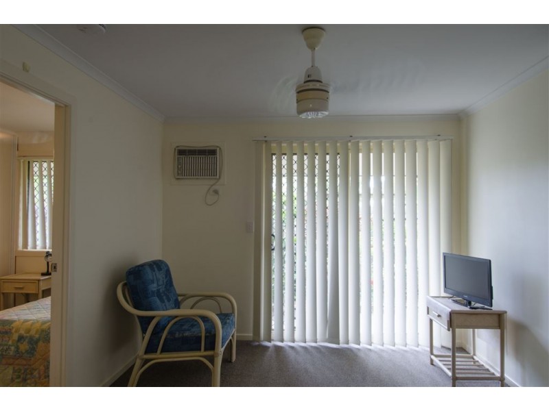 8/4 Don Wright Court, Andergrove QLD 4740