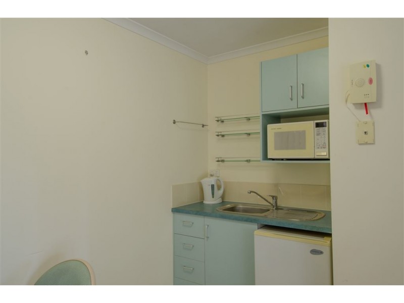8/4 Don Wright Court, Andergrove QLD 4740