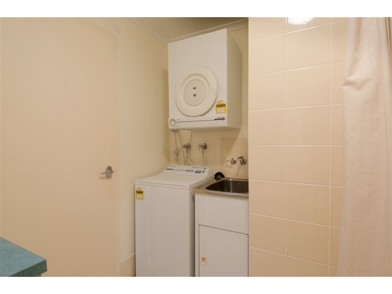 8/4 Don Wright Court, Andergrove QLD 4740