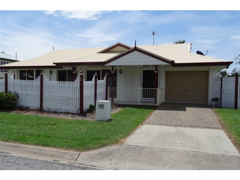 1/2 Sneyd Street, West Mackay QLD 4740