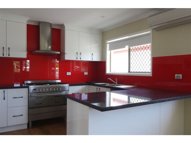 1/2 Sneyd Street, West Mackay QLD 4740