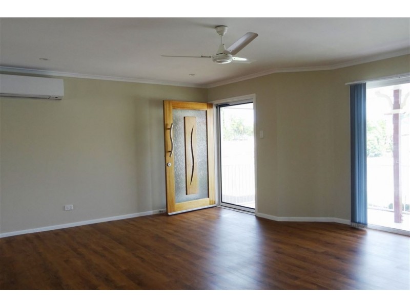 1/2 Sneyd Street, West Mackay QLD 4740