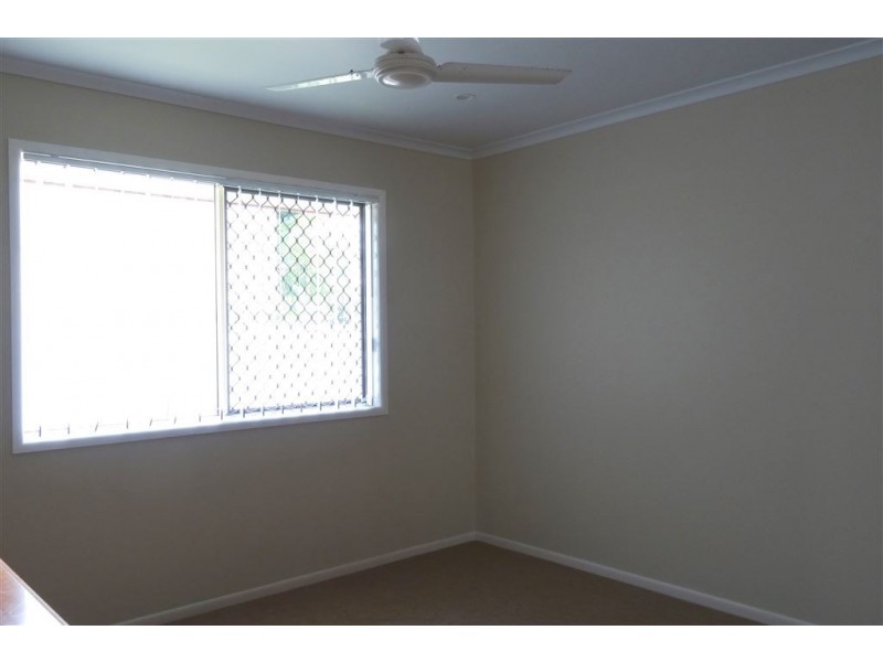 1/2 Sneyd Street, West Mackay QLD 4740