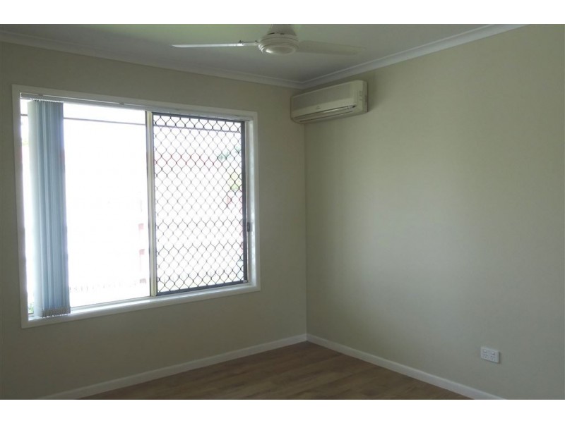 1/2 Sneyd Street, West Mackay QLD 4740
