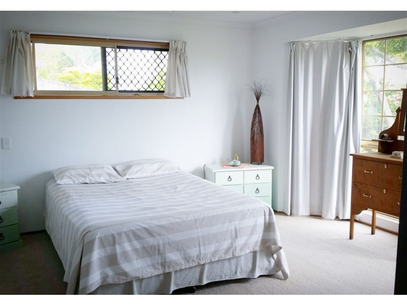 25 Sologinkins Road, Rural View QLD 4740