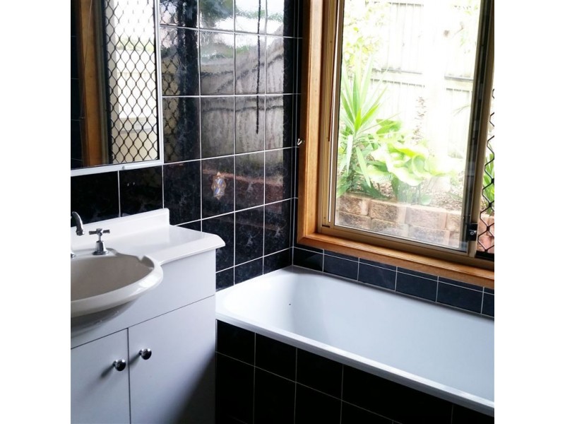 25 Sologinkins Road, Rural View QLD 4740