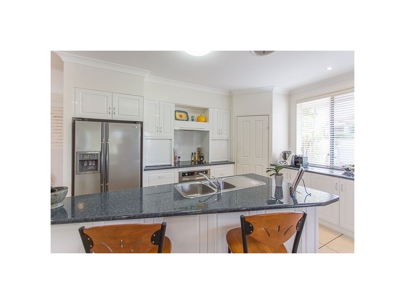 6 Eden Court, Glenella QLD 4740