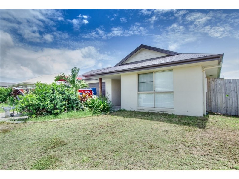 77 Scarborough Circuit, Blacks Beach QLD 4740