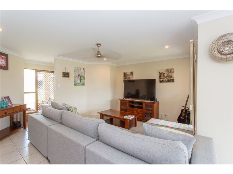 10 Cooper Court, Rural View QLD 4740