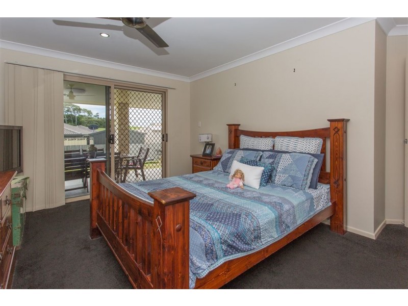 10 Cooper Court, Rural View QLD 4740