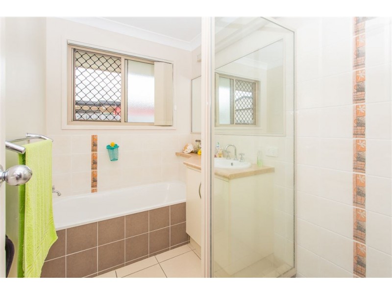 10 Cooper Court, Rural View QLD 4740