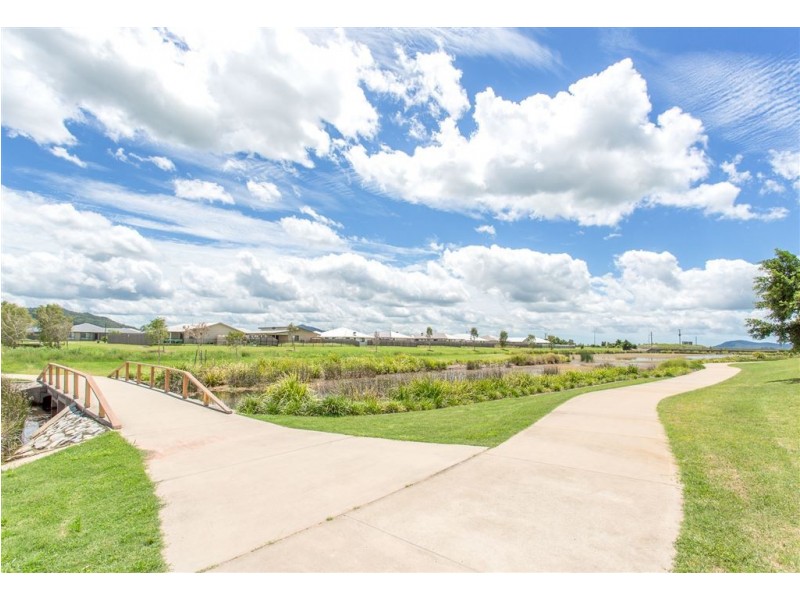 30 Elizabeth Street, Mirani QLD 4754