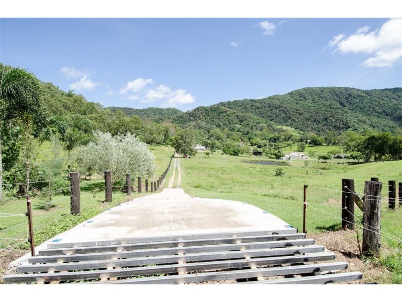 549 Middle Creek Road, Sarina QLD 4737