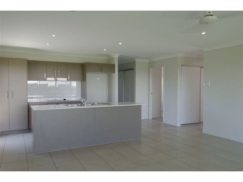 6 Parklane Crescent, Beaconsfield QLD 4740
