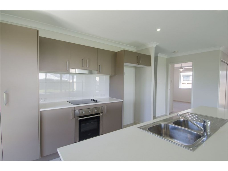 6 Parklane Crescent, Beaconsfield QLD 4740