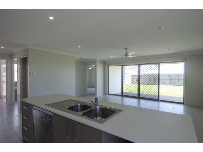 6 Parklane Crescent, Beaconsfield QLD 4740