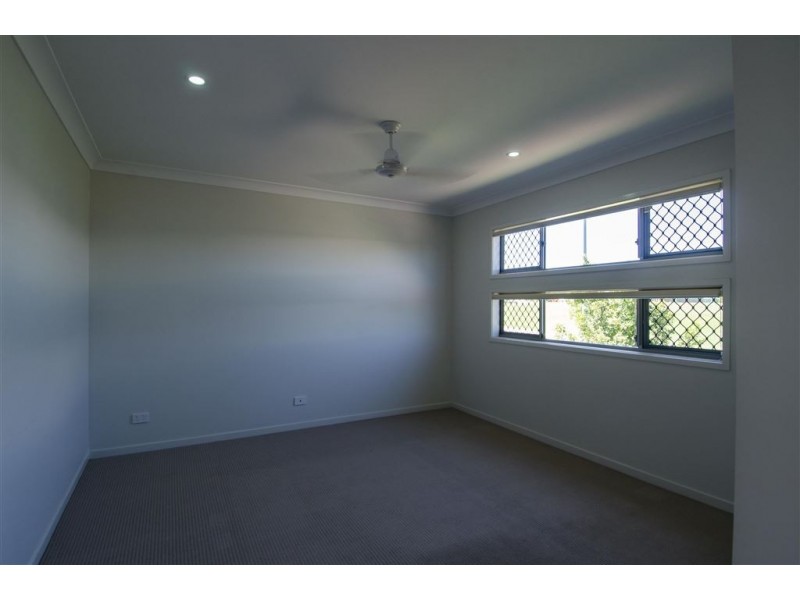 6 Parklane Crescent, Beaconsfield QLD 4740