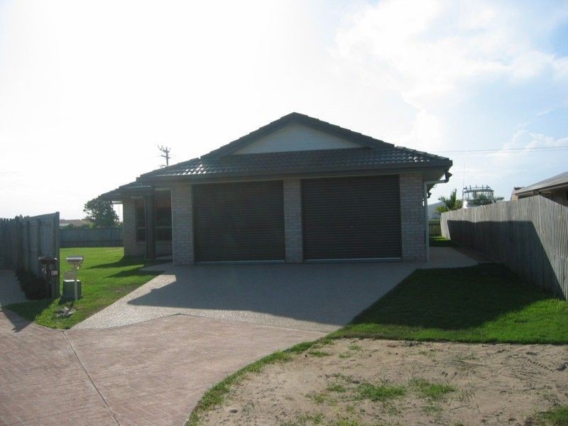 33 Wing Crescent, Glenella QLD 4740