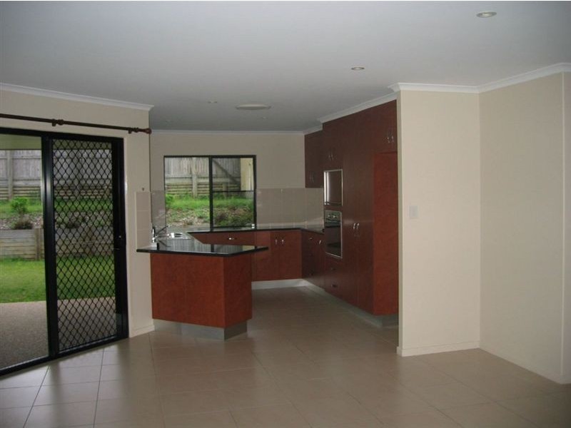 10 Manning Street, Rural View QLD 4740