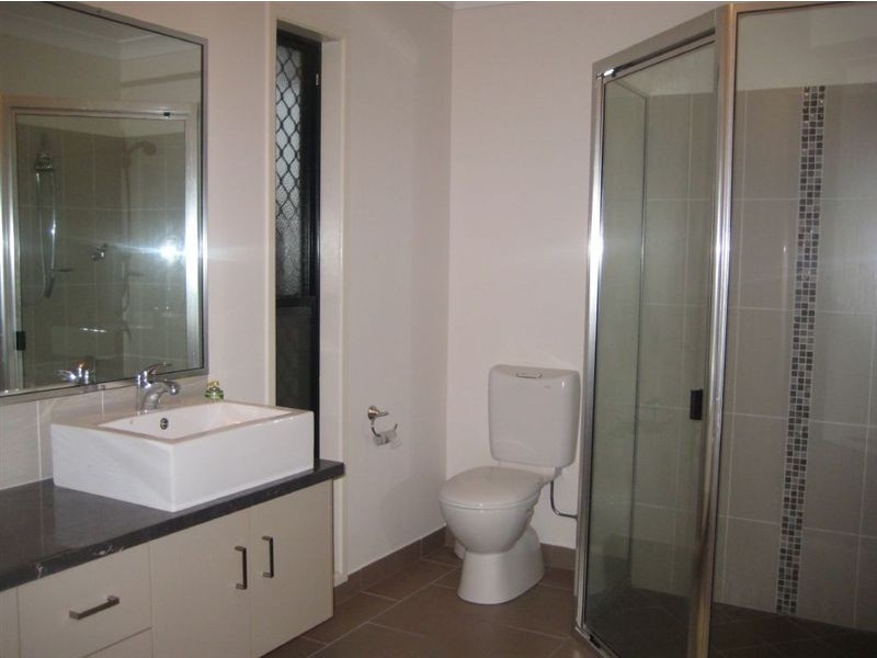 46 Gingham Street, Glenella QLD 4740