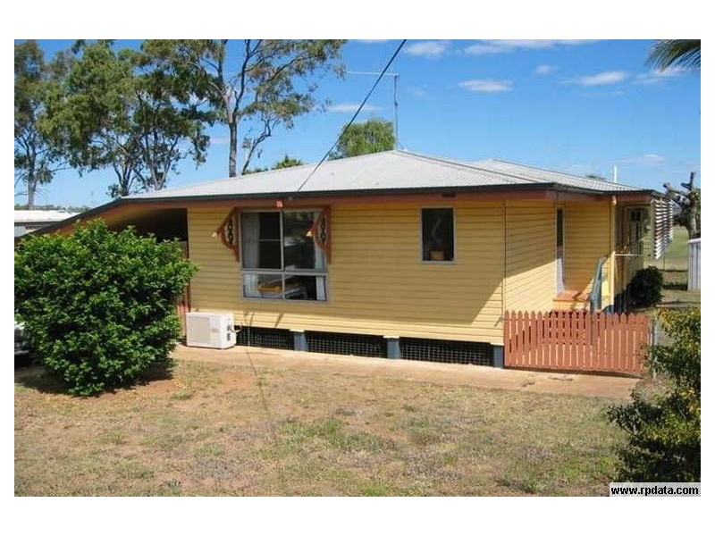 9 Flinders Drive, Moranbah QLD 4744