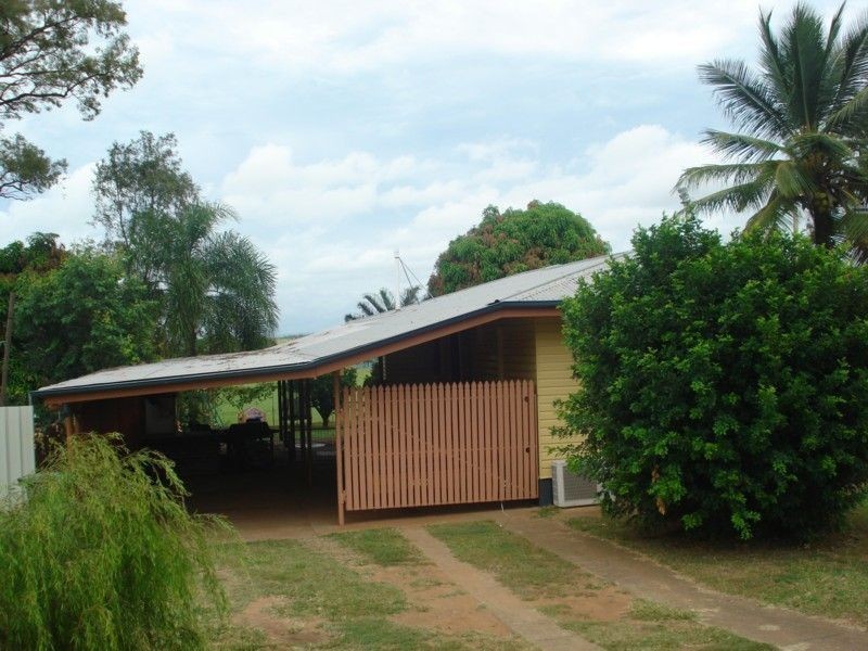 9 Flinders Drive, Moranbah QLD 4744