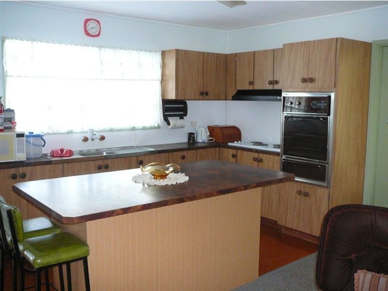 11 Pilchowski Street, Seaforth QLD 4741