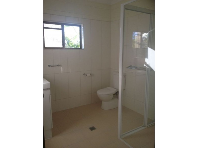 1/2 Kinnon Street, Glenella QLD 4740