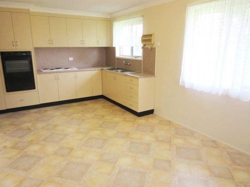 14 Churchill Ave, Ooralea QLD 4740