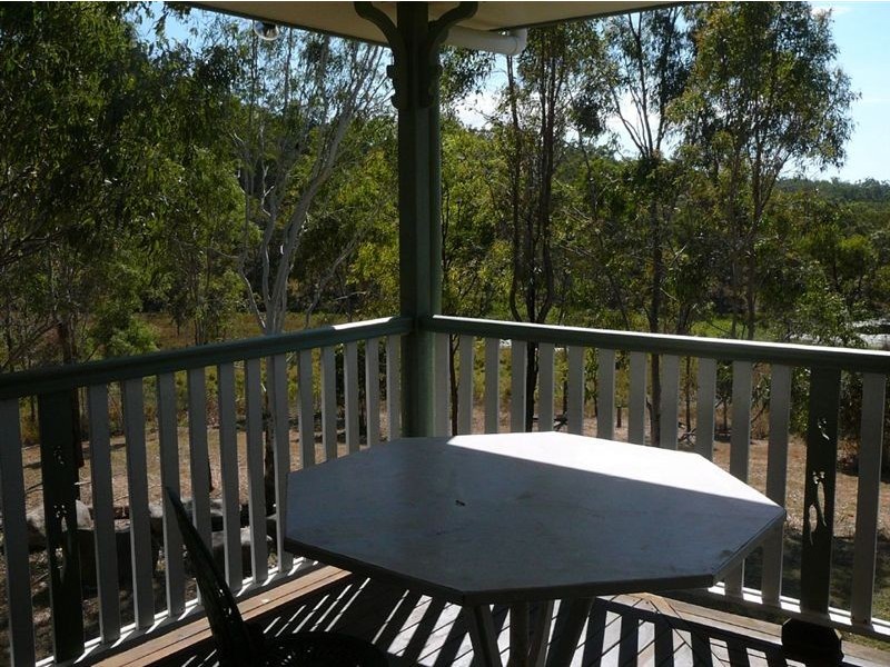 23 Carnegie Court, Oakenden QLD 4741