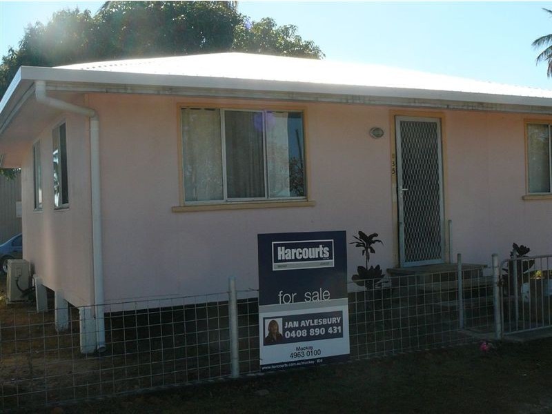 35 Evans Avenue, Seaforth QLD 4741