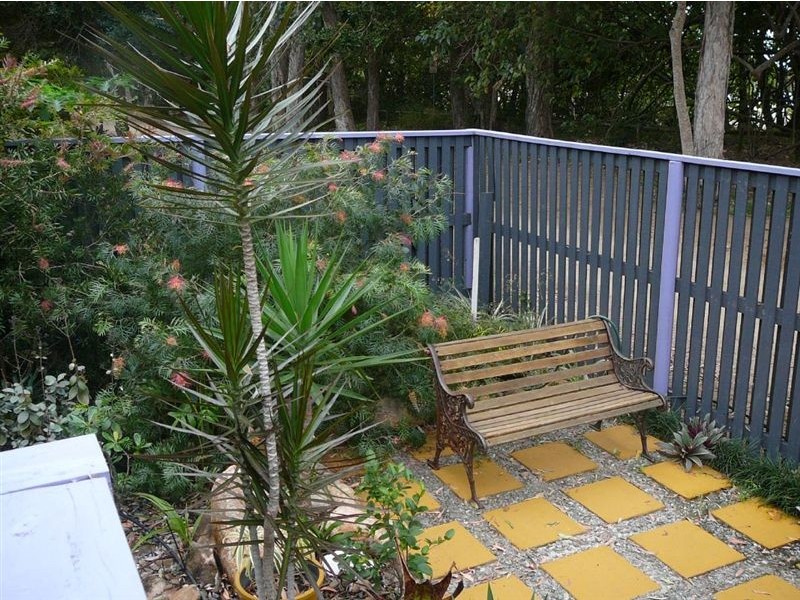 10 Ward Esplanade, Ball Bay QLD 4741