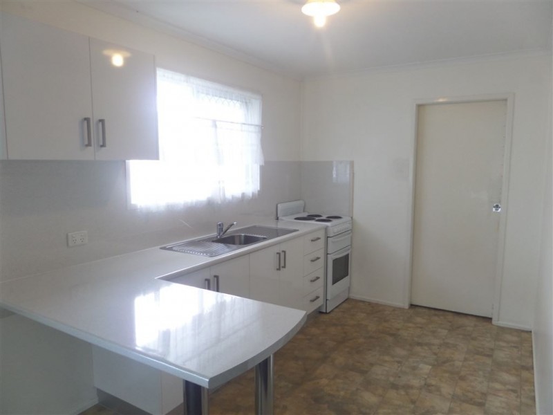 1/4 Osprey Close, Slade Point QLD 4740