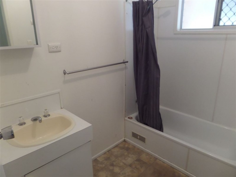 1/4 Osprey Close, Slade Point QLD 4740