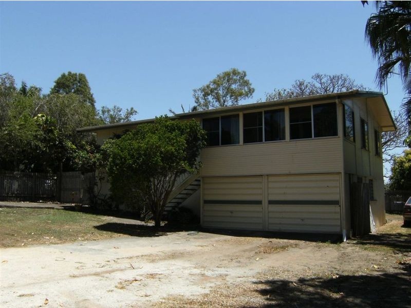 27 Pioneer Street, Glenella QLD 4740